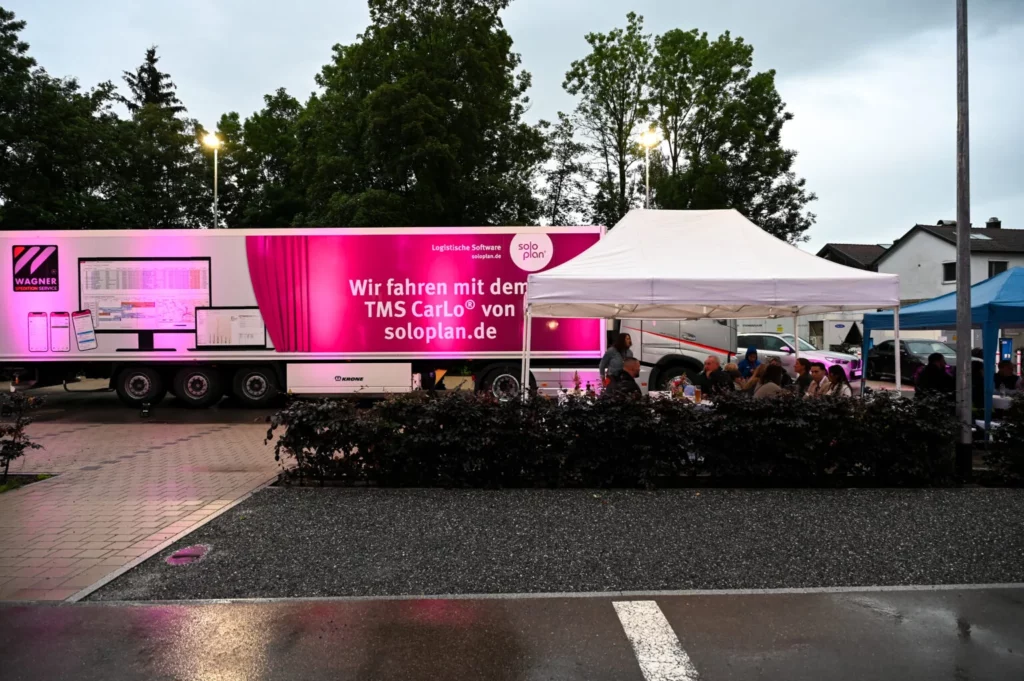 LKW mit Soloplan-Plane